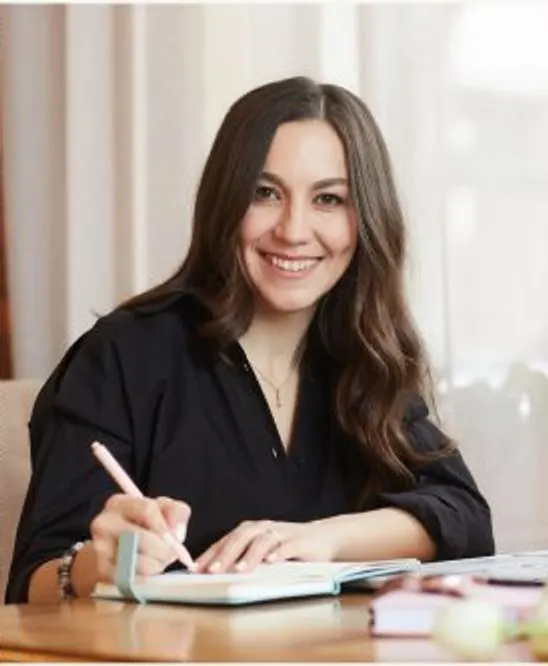 Екатерина Тимофеева за работой